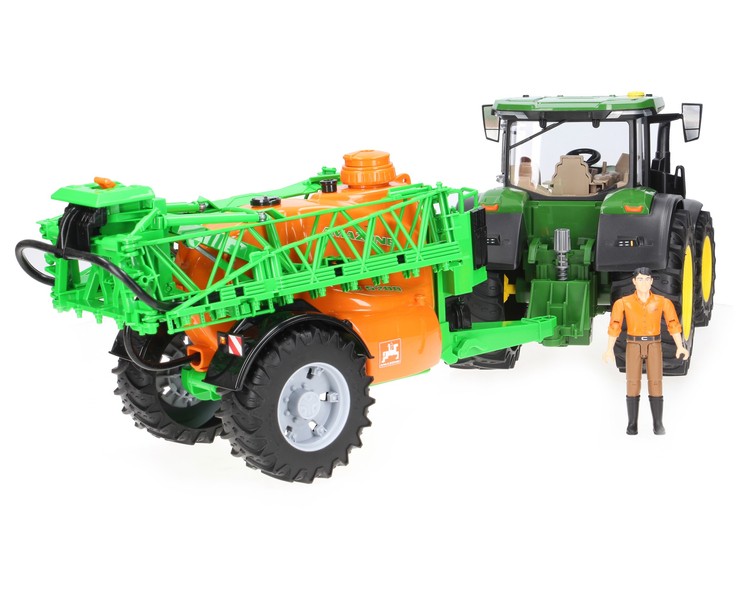 Zestaw Bruder 03150 traktor John Deere + opryskiwacz 02207 + figurka 60007